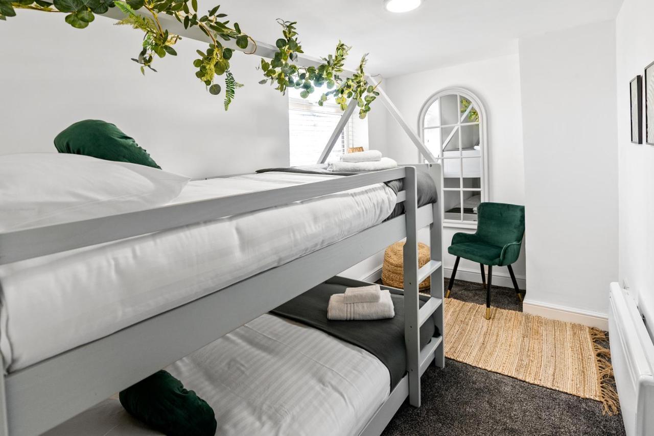 The Treehouse At The Hideaway Stamp Sa Villa Blackpool Eksteriør billede