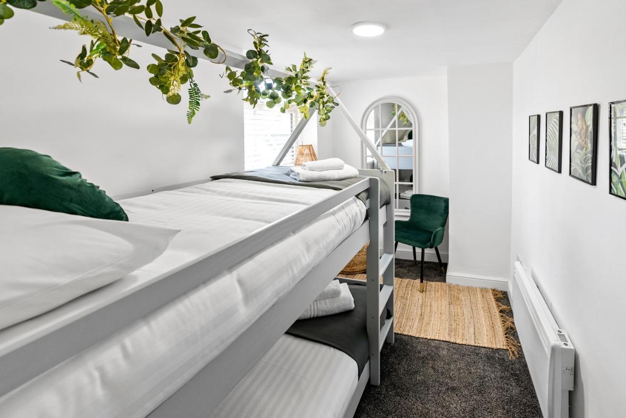 The Treehouse At The Hideaway Stamp Sa Villa Blackpool Eksteriør billede